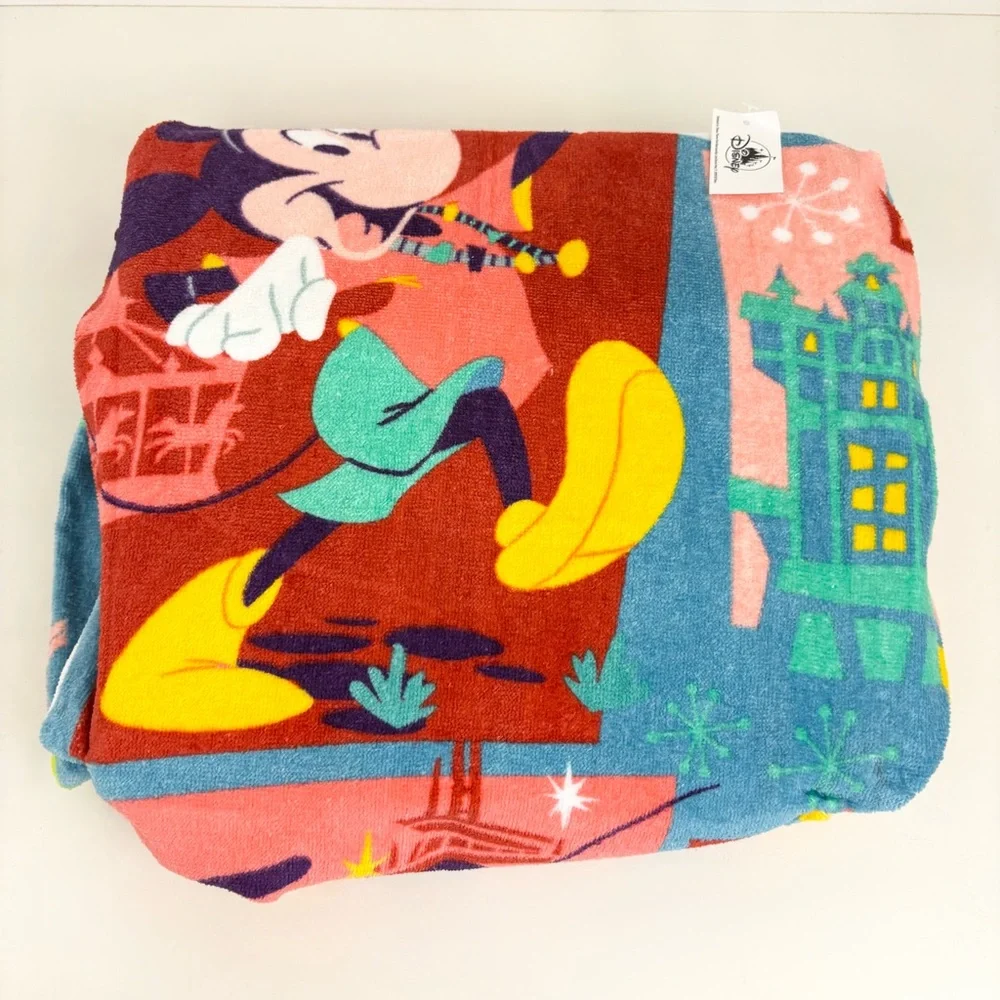 NWT Walt Disney World Play In The Park Mickey Mouse and Friends Beach Towel New
